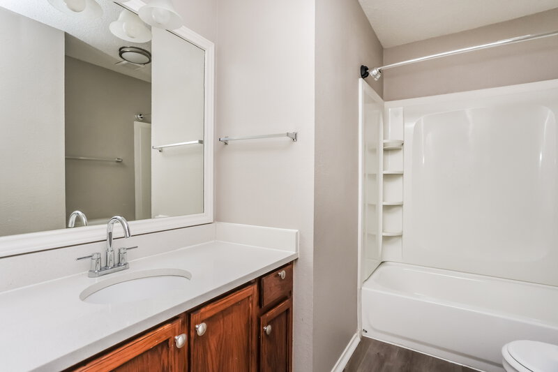 2,505/Mo, 1908 Berkeley Dr Glenn Heights, TX 75154 Bathroom View