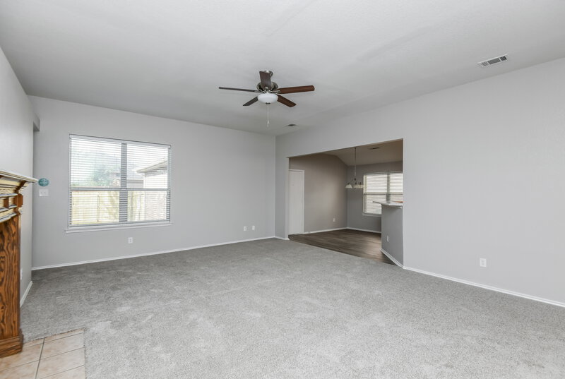 2,350/Mo, 113 Lanshire Dr Rockwall, TX 75032 Living Room View 2