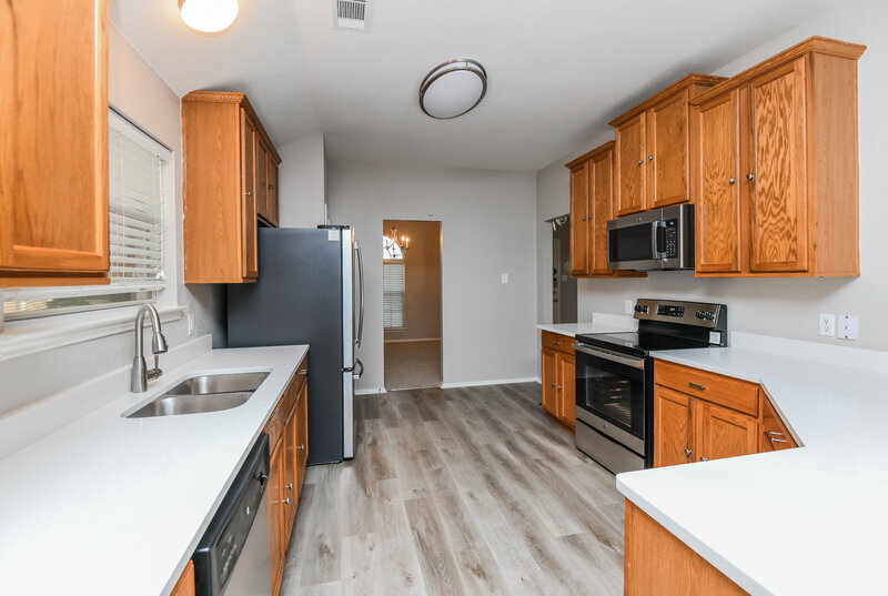 2,350/Mo, 113 Lanshire Dr Rockwall, TX 75032 Kitchen View 2