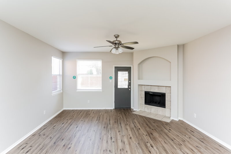 2,375/Mo, 2907 Hobble Ct Grand Prairie, TX 75052 Living Room View