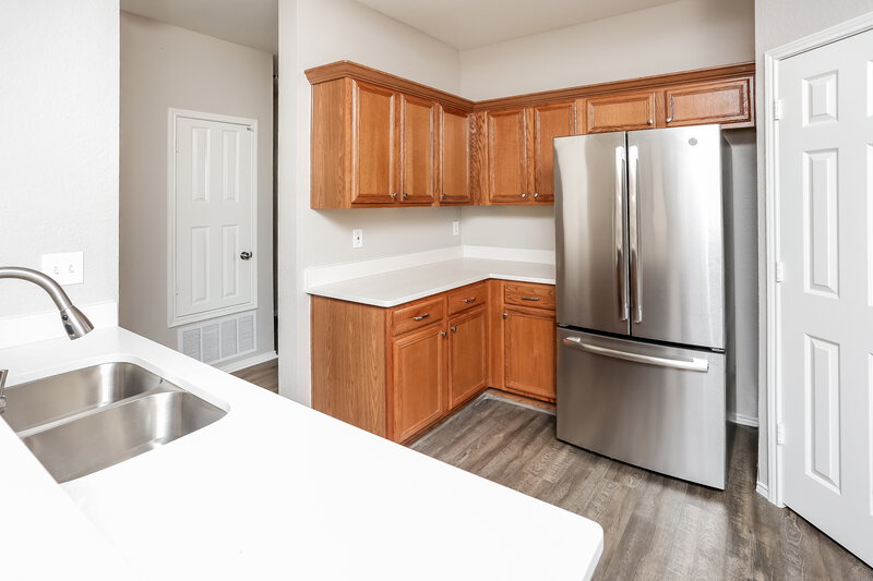 2,375/Mo, 2907 Hobble Ct Grand Prairie, TX 75052 Kitchen View