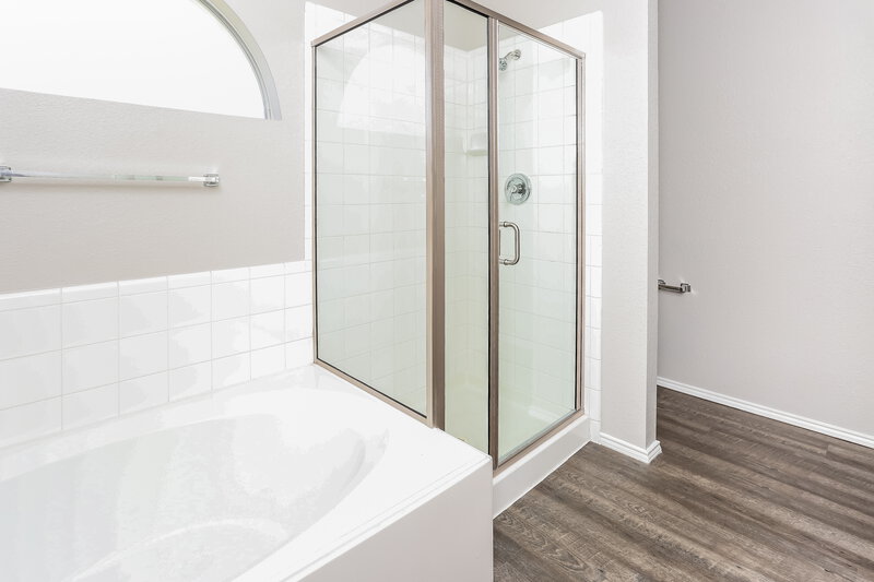 2,375/Mo, 2907 Hobble Ct Grand Prairie, TX 75052 Bathroom View