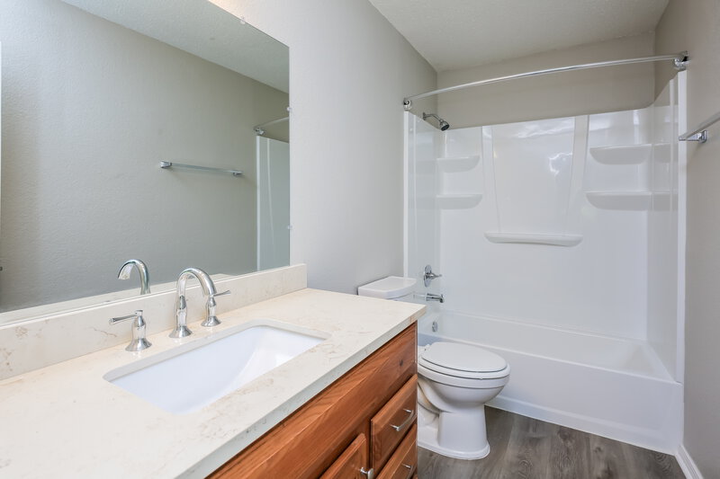 2,235/Mo, 13856 Sonterra Ranch Rd Roanoke, TX 76262 Main Bathroom View