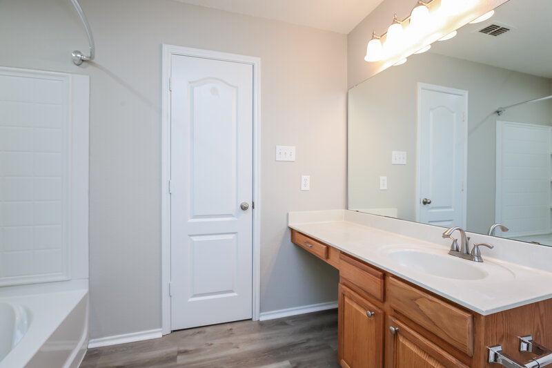 2,235/Mo, 13856 Sonterra Ranch Rd Roanoke, TX 76262 Main Bathroom View 2