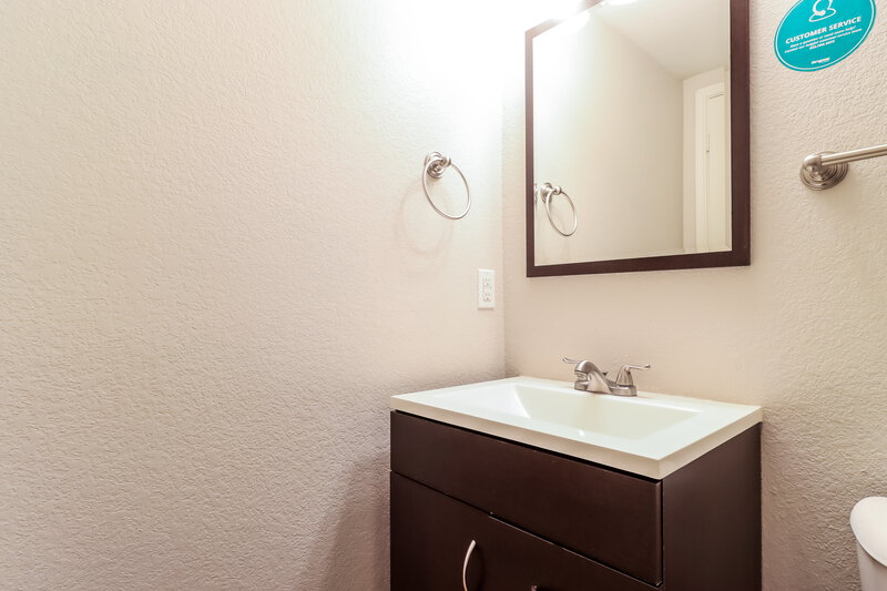2,450/Mo, 5515 Green Ivy Rd Denton, TX 76210 Bathroom View