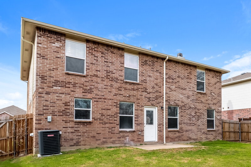 2,450/Mo, 5515 Green Ivy Rd Denton, TX 76210 Rear View