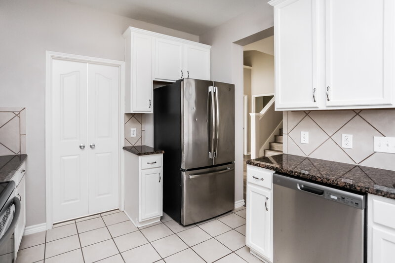 2,940/Mo, 1124 Golden Eagle Ct Aubrey, TX 76227 Kitchen View 2