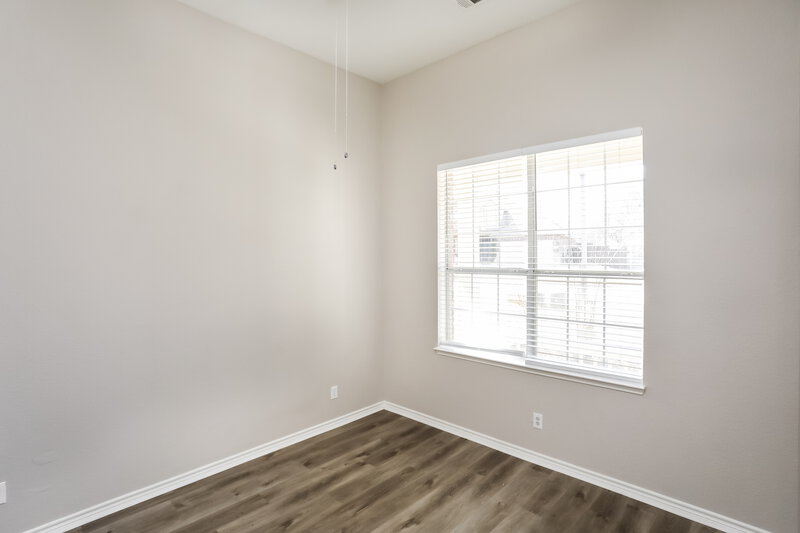 2,940/Mo, 1124 Golden Eagle Ct Aubrey, TX 76227 Office View