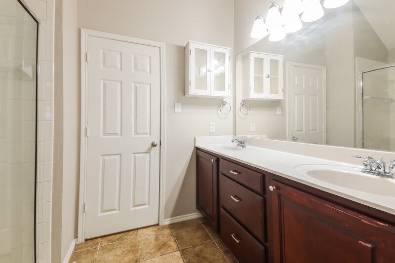 2,735/Mo, 1729 Lake Way Dr Little Elm, TX 75068 Main Bathroom View