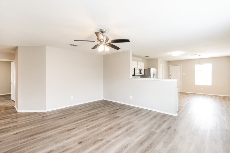 2,050/Mo, 310 Charleston Dr Anna, TX 75409 Living Room View 3