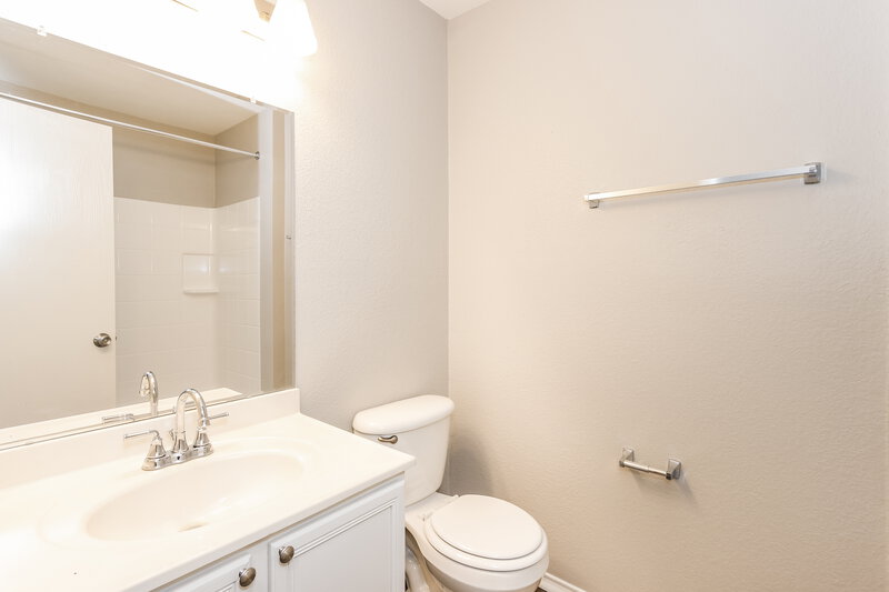2,050/Mo, 310 Charleston Dr Anna, TX 75409 Bathroom View