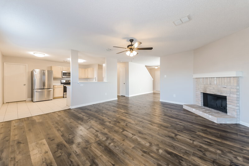 2,270/Mo, 1446 Stewart Dr Rockwall, TX 75032 Living Room View 2