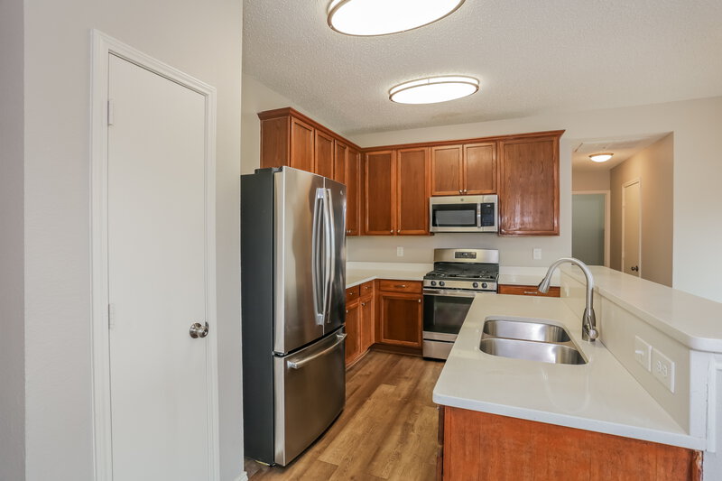 2,955/Mo, 2504 Frontier Dr Grand Prairie, TX 75052 Kitchen View