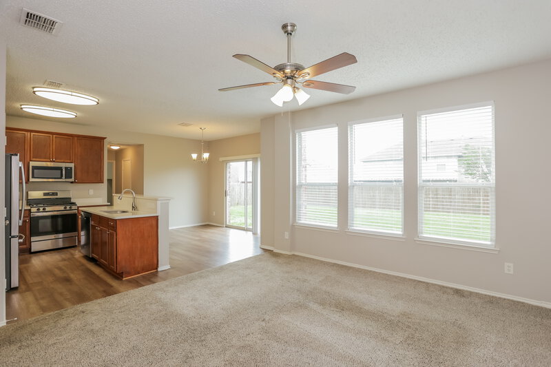 2,955/Mo, 2504 Frontier Dr Grand Prairie, TX 75052 Family Room View 2