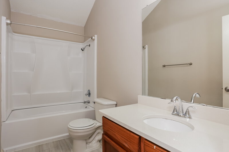 2,955/Mo, 2504 Frontier Dr Grand Prairie, TX 75052 Bathroom View