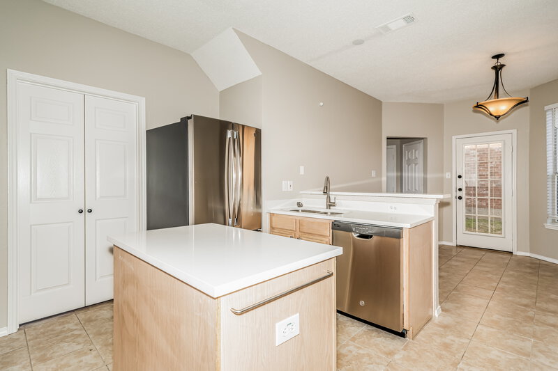 2,645/Mo, 536 Timber Way Dr Lewisville, TX 75067 Kitchen View 2