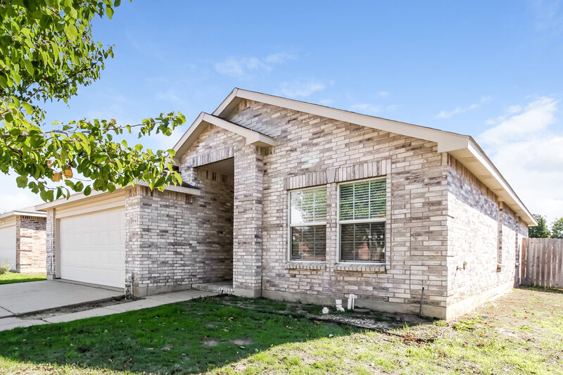 1,565/Mo, 1844 Thorntree Ln Justin, TX 76247 Front View