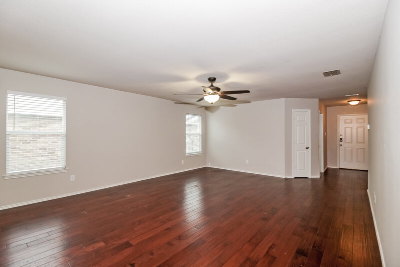 1,565/Mo, 1844 Thorntree Ln Justin, TX 76247 Living Room View