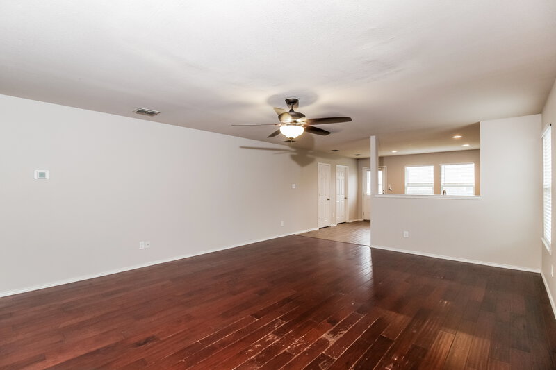 1,565/Mo, 1844 Thorntree Ln Justin, TX 76247 Living Room View 2