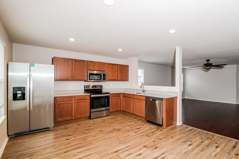 1,565/Mo, 1844 Thorntree Ln Justin, TX 76247 Kitchen View 2