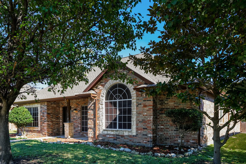 2,345/Mo, 102 Cottonwood Trl Red Oak, TX 75154 Front View