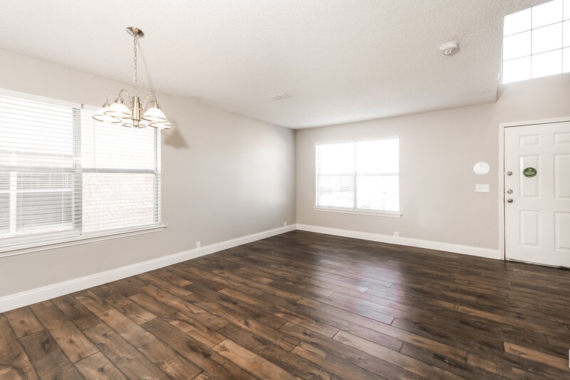 1,960/Mo, 3309 Bent Creek Dr Denton, TX 76210 Living Room View