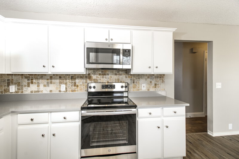 1,960/Mo, 3309 Bent Creek Dr Denton, TX 76210 Kitchen View 2