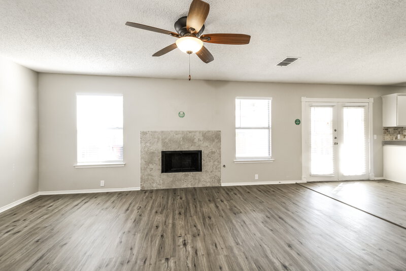 1,960/Mo, 3309 Bent Creek Dr Denton, TX 76210 Family Room View