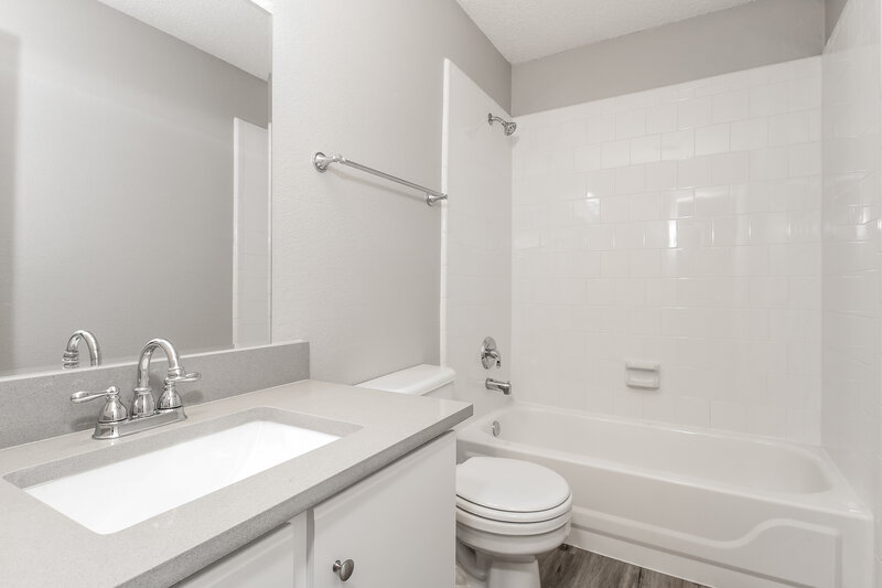 1,960/Mo, 3309 Bent Creek Dr Denton, TX 76210 Bathroom View