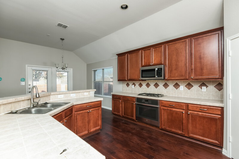 2,670/Mo, 2414 Lost Mesa Grand Prairie, TX 75052 Kitchen View 2