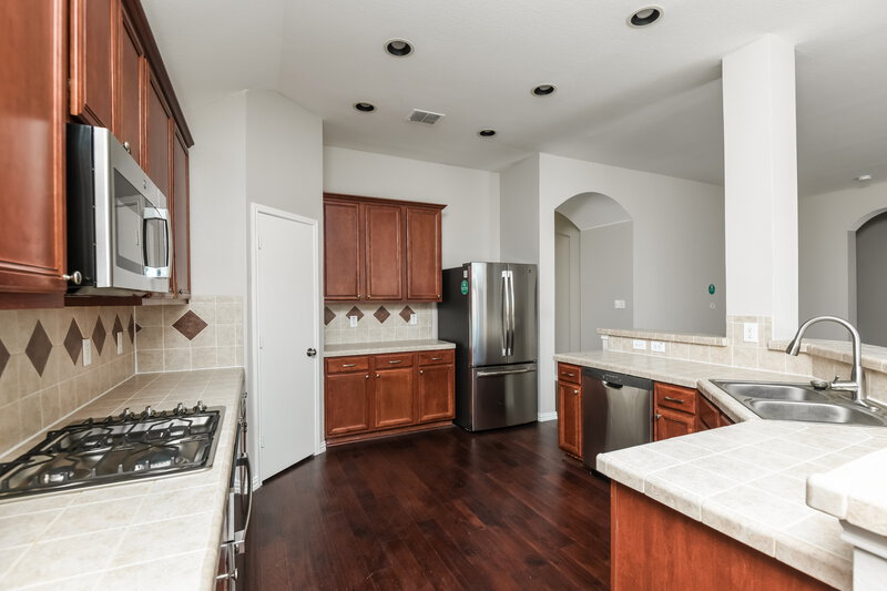 2,670/Mo, 2414 Lost Mesa Grand Prairie, TX 75052 Kitchen View 3