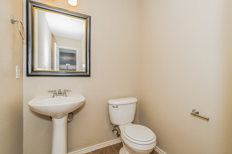 2,915/Mo, 1808 Duck Cove Dr Aubrey, TX 76227 Bathroom View 2