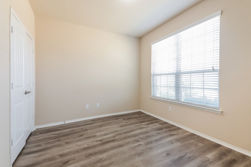 2,550/Mo, 605 Wounded Knee Dr Aubrey, TX 76227 Dining Room View