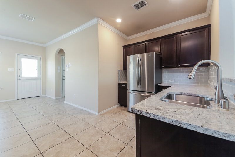 2,550/Mo, 605 Wounded Knee Dr Aubrey, TX 76227 Kitchen View
