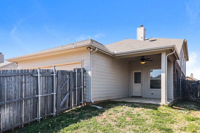 2,550/Mo, 605 Wounded Knee Dr Aubrey, TX 76227 Rear View