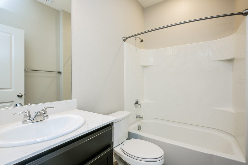 2,345/Mo, 6324 Britannic St Fort Worth, TX 76179 Bathroom View