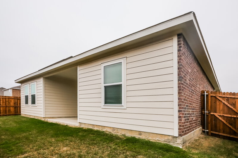 2,345/Mo, 6324 Britannic St Fort Worth, TX 76179 Rear View
