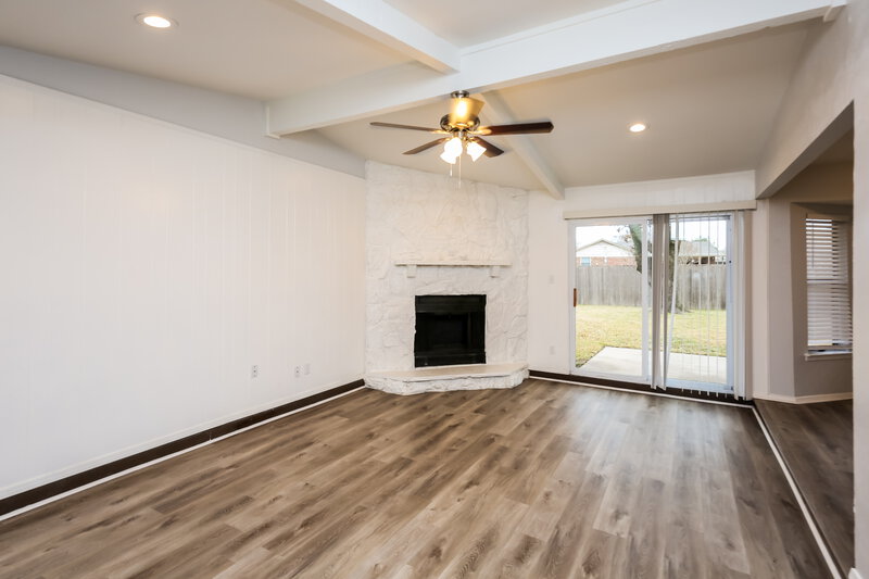 2,155/Mo, 7537 Meadowlark Ln N Watauga, TX 76148 Living Room View 3