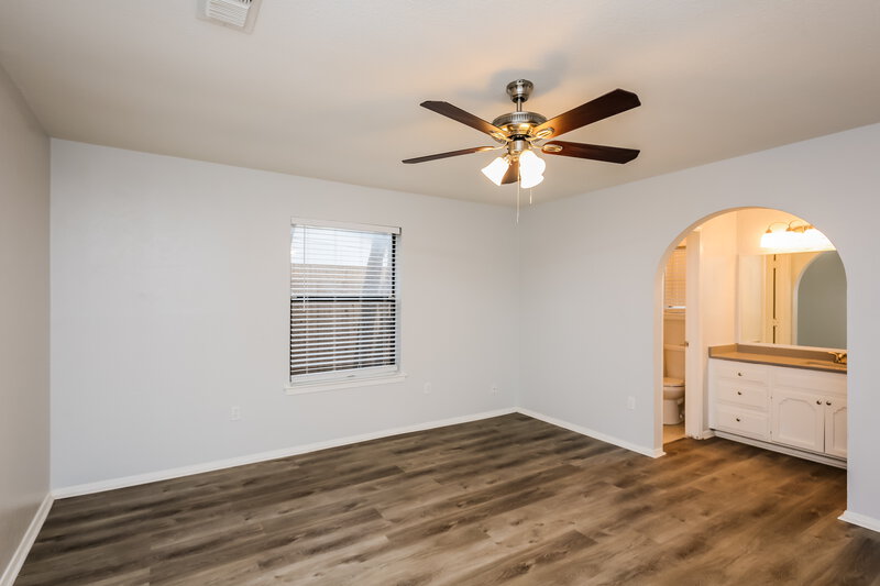 2,155/Mo, 7537 Meadowlark Ln N Watauga, TX 76148 Main Bedroom View