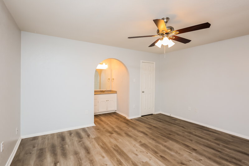 2,155/Mo, 7537 Meadowlark Ln N Watauga, TX 76148 Main Bedroom View 2