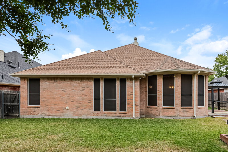 2,405/Mo, 6920 Field Lark Dr Arlington, TX 76002 Rear View