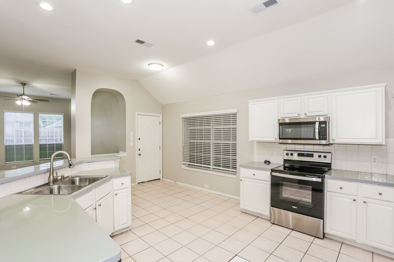 2,455/Mo, 4617 Seneca Dr Fort Worth, TX 76137 Kitchen View