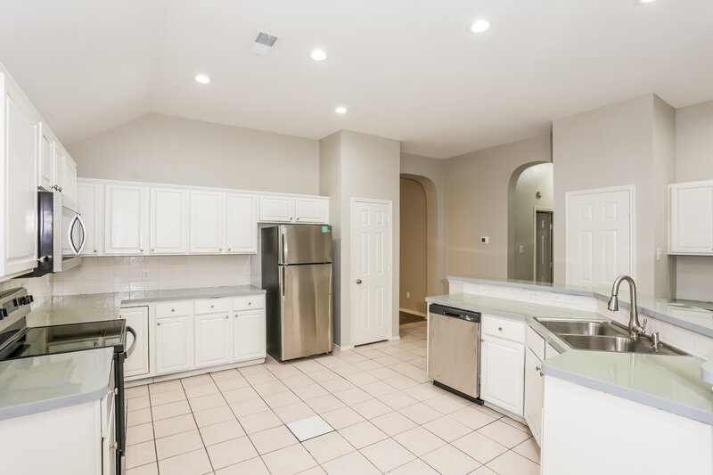 2,455/Mo, 4617 Seneca Dr Fort Worth, TX 76137 Kitchen View 2