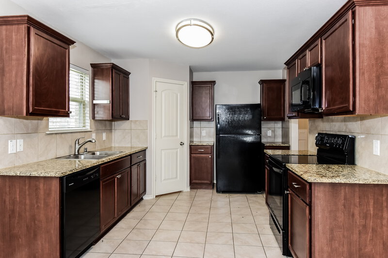 2,425/Mo, 220 Cyrus St Anna, TX 75409 Kitchen View