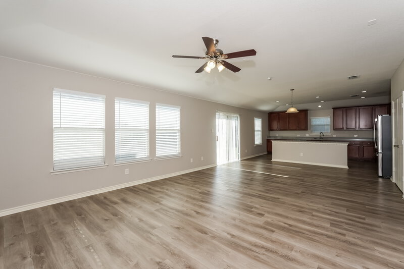 2,395/Mo, 821 Bee Creek Ln Fort Worth, TX 76120 Living Room View 2