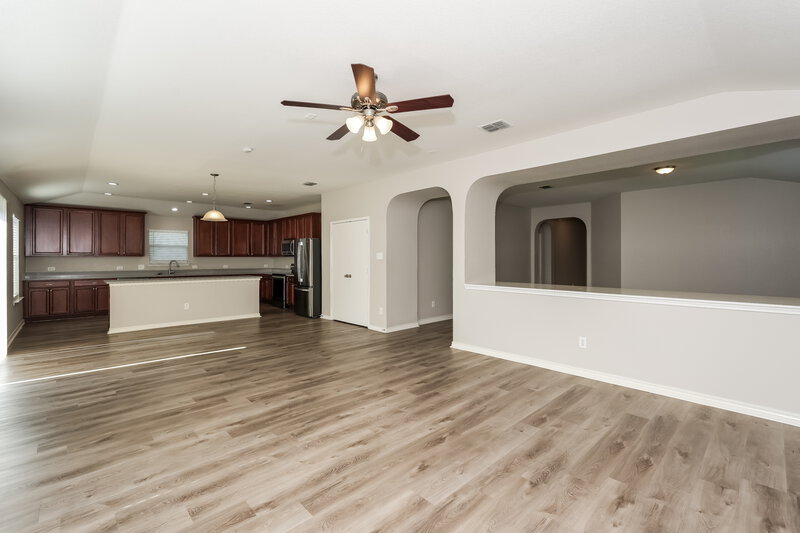 2,395/Mo, 821 Bee Creek Ln Fort Worth, TX 76120 Living Room View 3