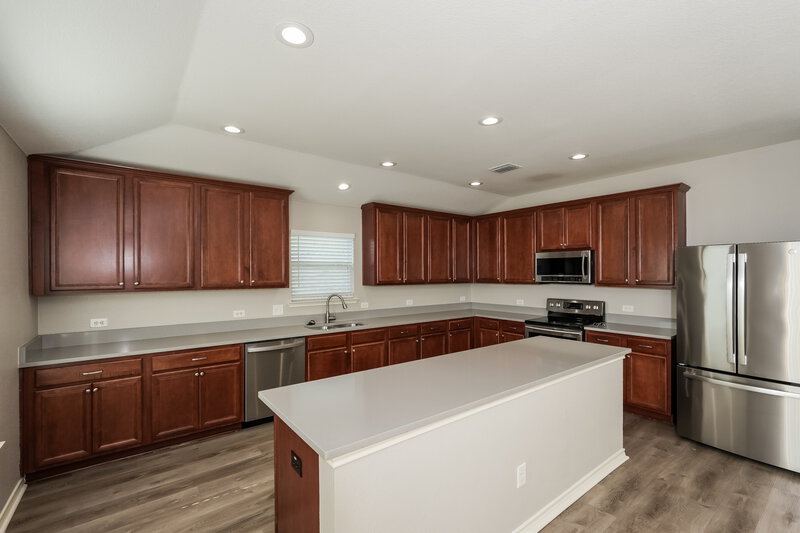 2,395/Mo, 821 Bee Creek Ln Fort Worth, TX 76120 Kitchen View