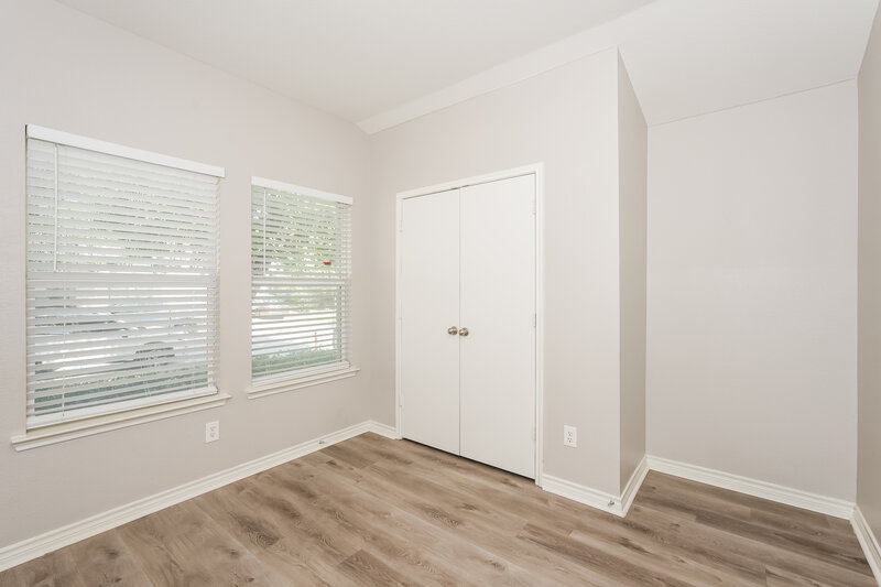 2,395/Mo, 821 Bee Creek Ln Fort Worth, TX 76120 Bedroom View