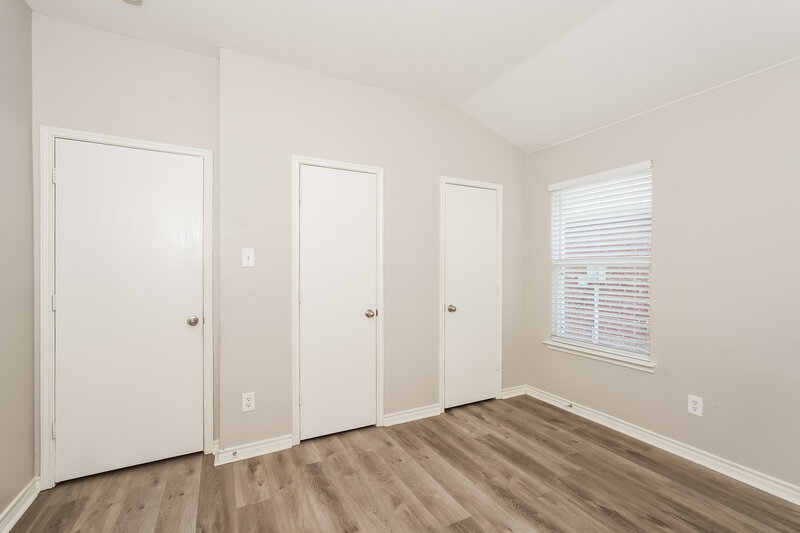 2,395/Mo, 821 Bee Creek Ln Fort Worth, TX 76120 Bedroom View 2