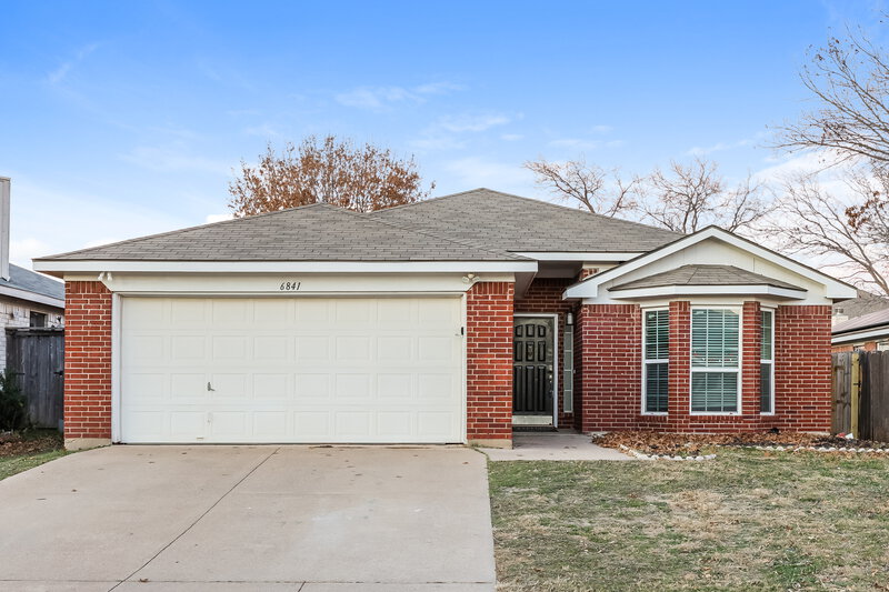 1,845/Mo, 6841 Prairie Hill Rd N Fort Worth, TX 76131 External View